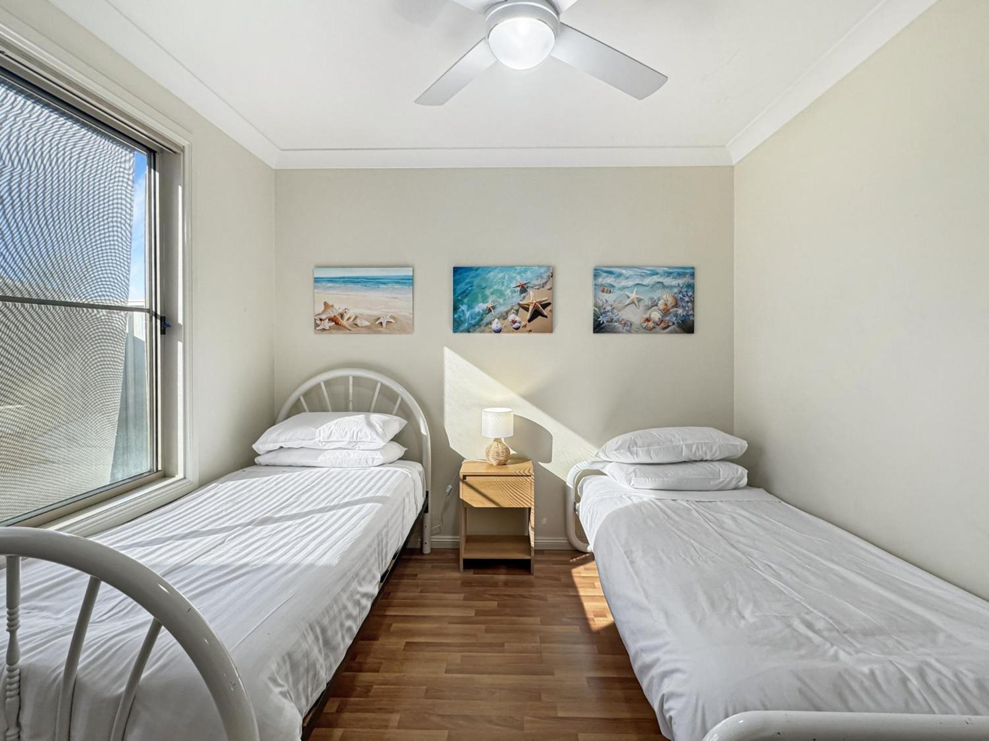 Spacious 4-Bed Home 2-Min To The Beach ブルーリー エクステリア 写真